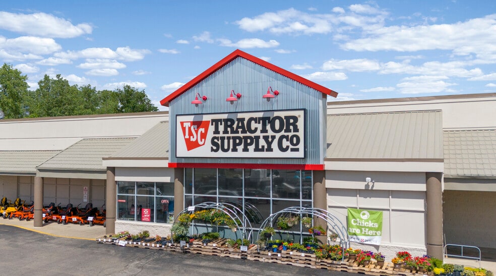 Primary Photo Of 2100-2202 N Park Rd, Connersville Unknown For Lease