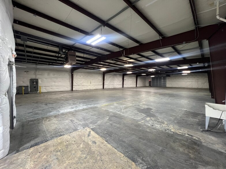 More Photos Of 4701 Commercial Dr NW, Huntsville Warehouse For Lease