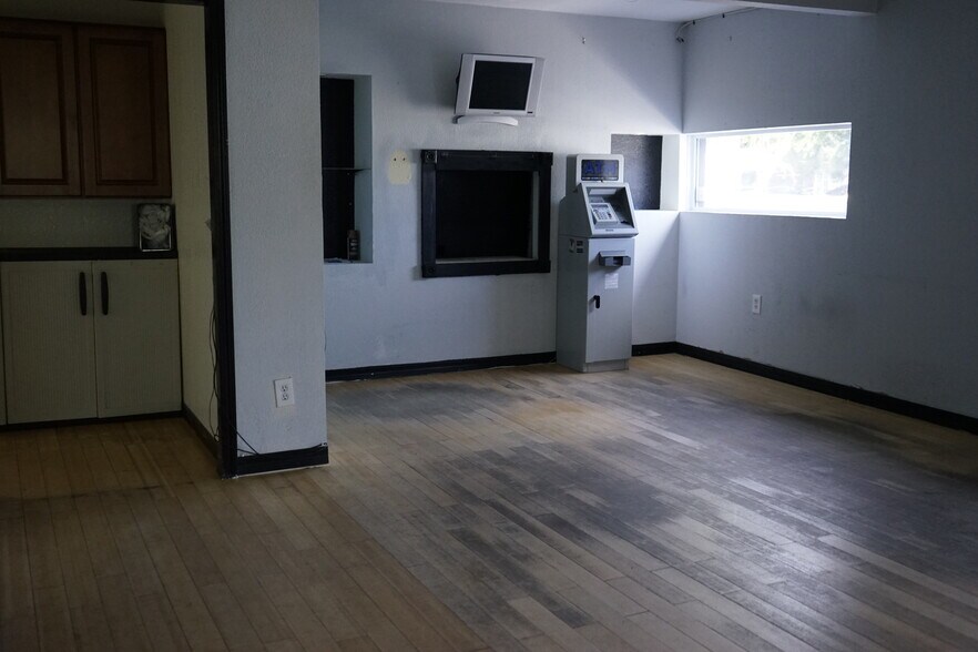 More Photos Of 3480 Barrancas Ave, Pensacola Freestanding For Sale