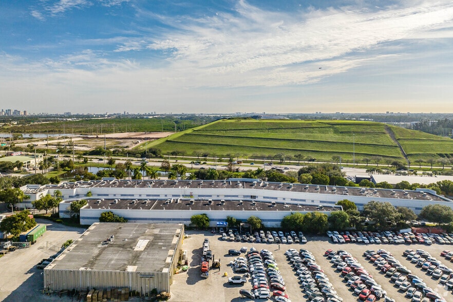 More Photos Of 4350-4380 Oakes Rd, Davie Unknown For Lease