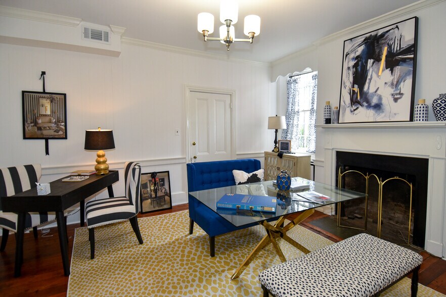 More Photos Of 109-111 S Fairfax St, Alexandria Office For Sale
