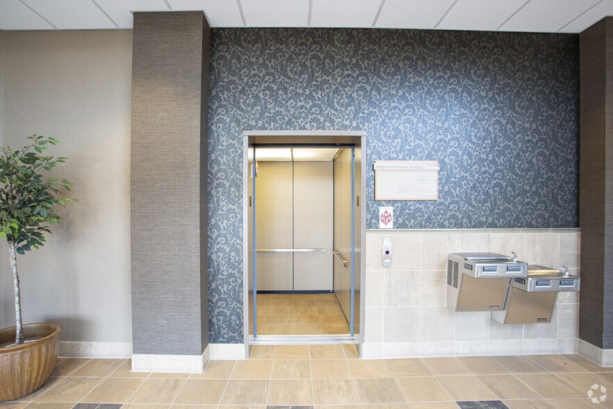 More Photos Of 4013 N Ridge Rd, Wichita Medical For Lease