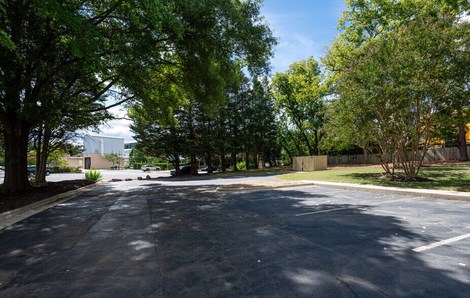 More Photos Of 110 E Carver St, Durham Medical For Lease