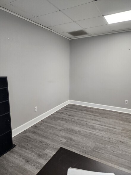 More Photos Of 1734 Kingsley Ave, Orange Park Office For Lease