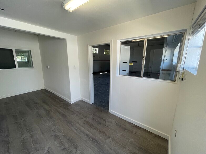 More Photos Of 780 Old County Rd, Belmont Service For Lease