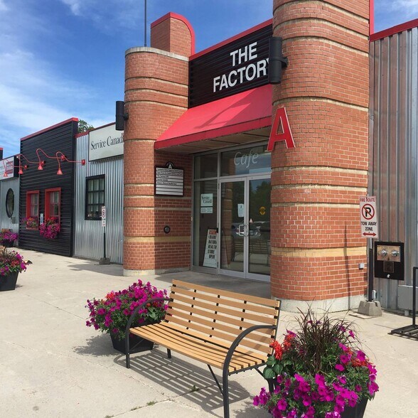 Primary Photo Of 40 Sunset Blvd, Perth Showroom For Lease