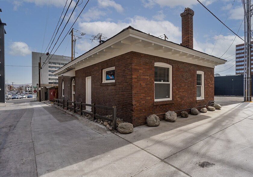More Photos Of 120 Pickard Pl, Reno Office For Lease