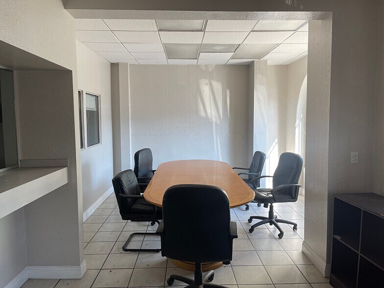 More Photos Of 2011 Beverly Blvd, Los Angeles Medical For Lease