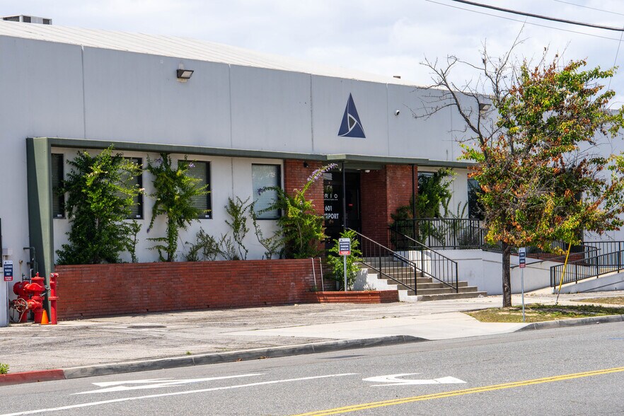 More Photos Of 601 Lairport St, El Segundo Manufacturing For Sale