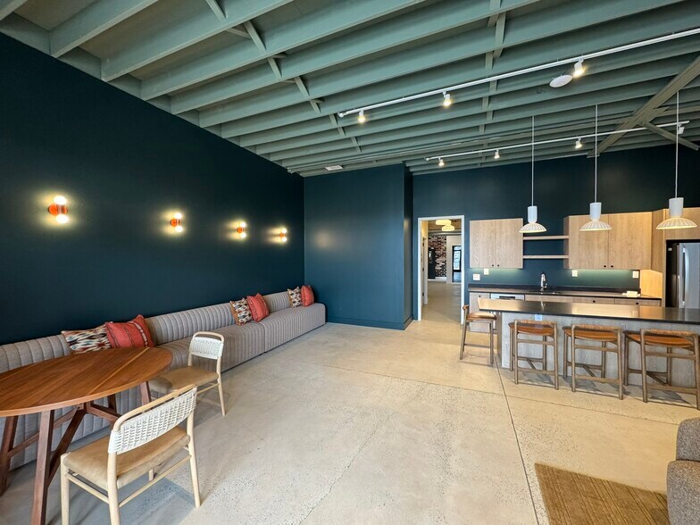 More Photos Of 1080 Third St, Macon-Bibb Coworking Space