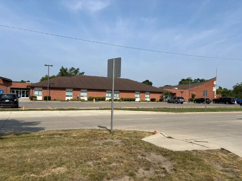 Primary Photo Of 18606 Stephens Rd, Eastpointe Religious Facility For Lease