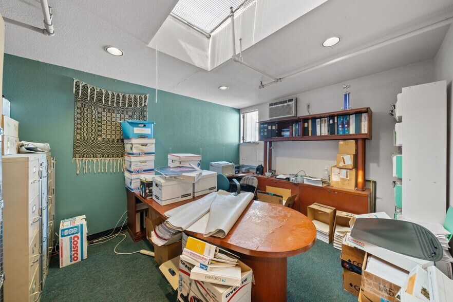 More Photos Of 2911 Shattuck Ave, Berkeley Storefront For Sale