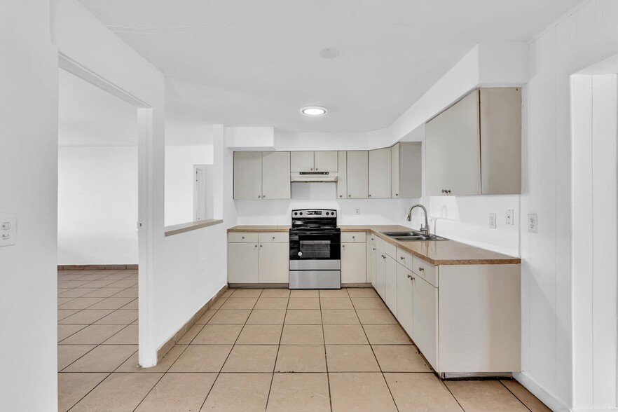 More Photos Of 2140-2160 NW 29th St, Oakland Park Apartments For Sale