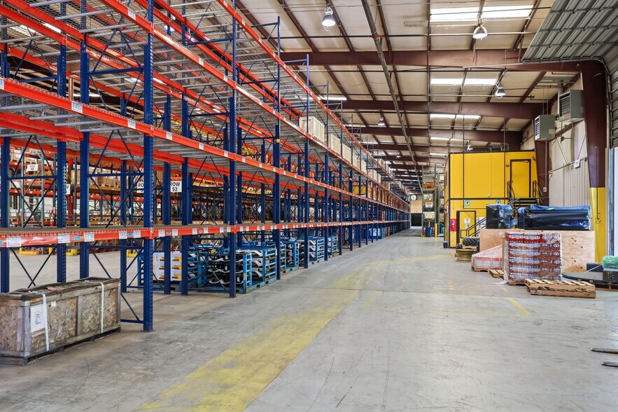 More Photos Of 1526 S Brightleaf Blvd, Smithfield Warehouse For Lease