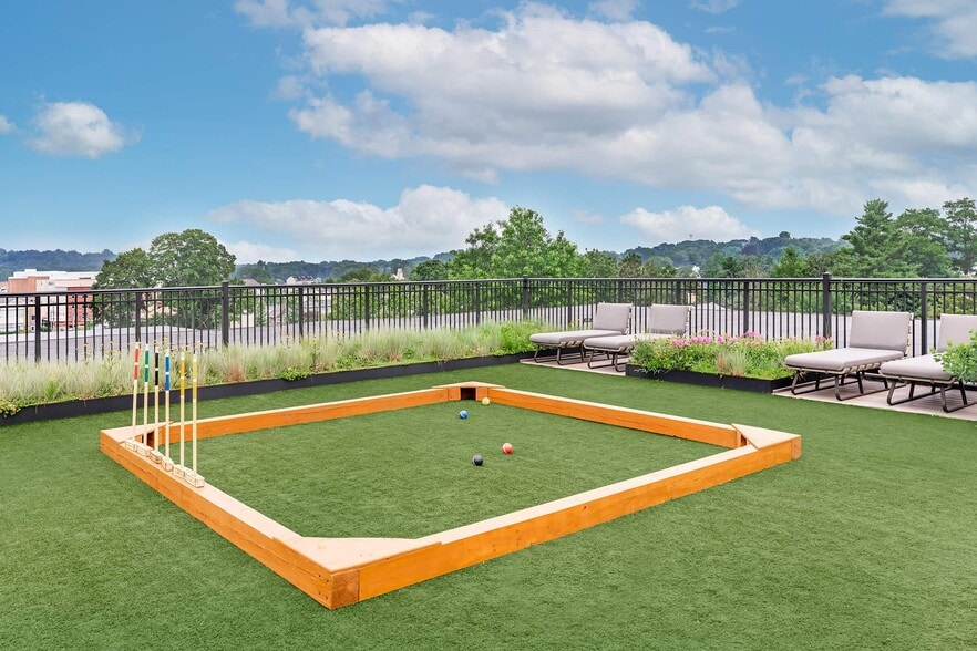 More Photos Of 515 West Ave, Norwalk Unknown For Lease