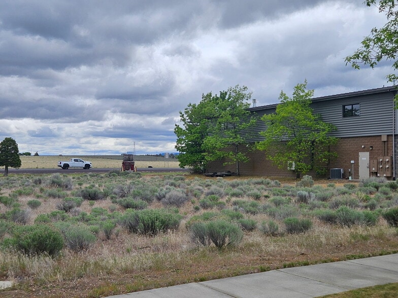 More Photos Of Tax Map 101326-D0-00900, Madras Land For Sale