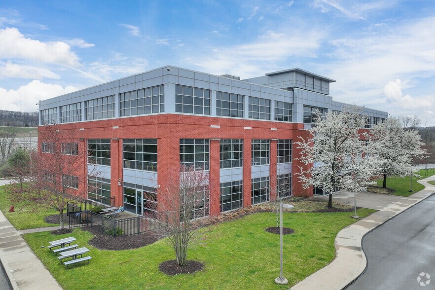 Primary Photo Of 300 Allegheny Dr, Warrendale Office For Lease