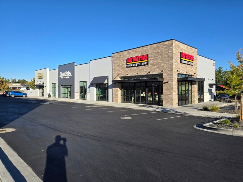 More Photos Of 1255 N Happy Valley Rd, Nampa Restaurant For Sale