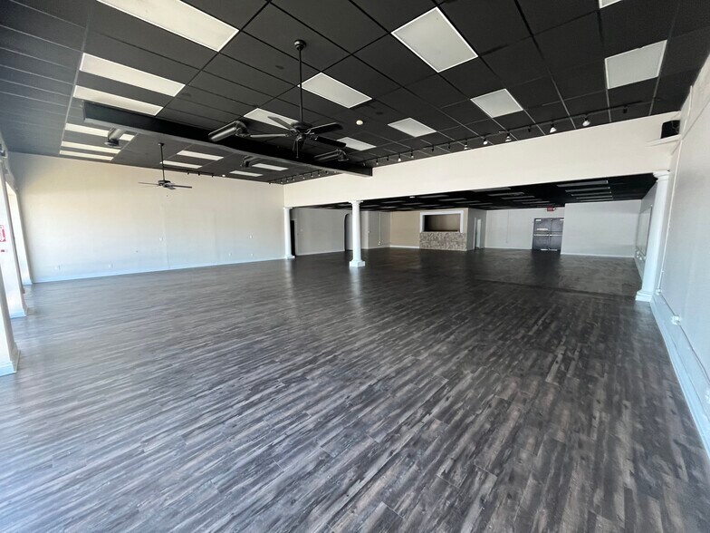 More Photos Of 7216 N Keystone Ave, Indianapolis Unknown For Lease