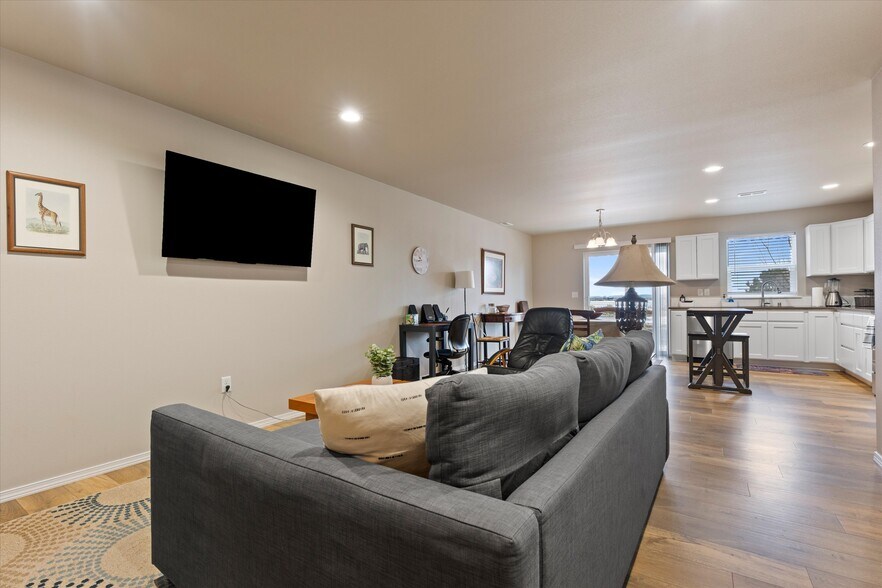 More Photos Of 2729 W Marina Dr, Moses Lake Apartments For Sale