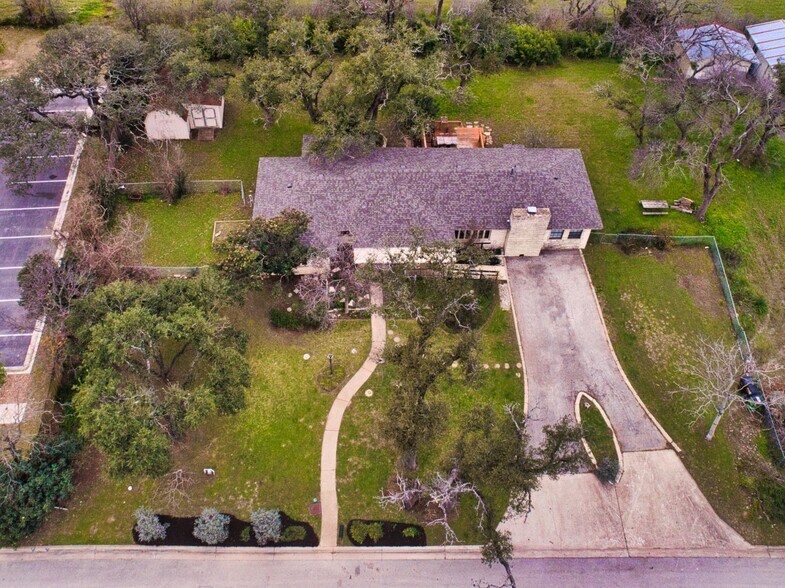 More Photos Of 508 N Lee St, Round Rock Office For Sale