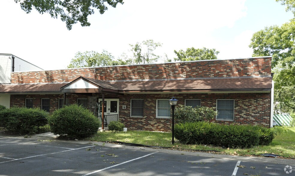 Primary Photo Of 16 Reeves Ave, Hamilton Office For Lease