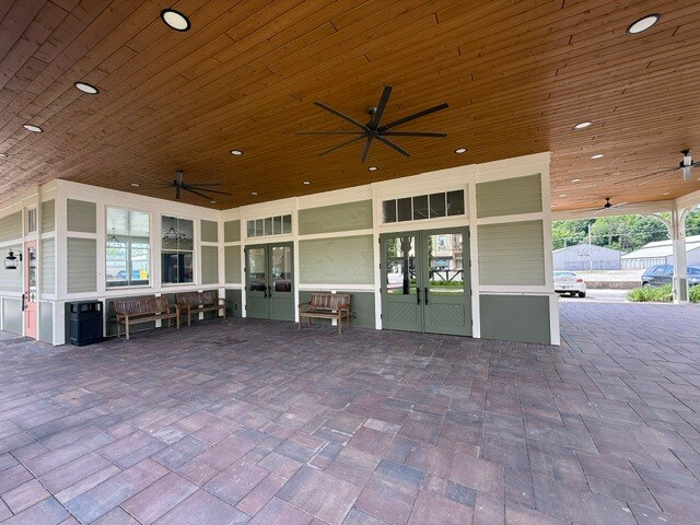 More Photos Of 2 W Main St, Cambridge City Storefront For Lease