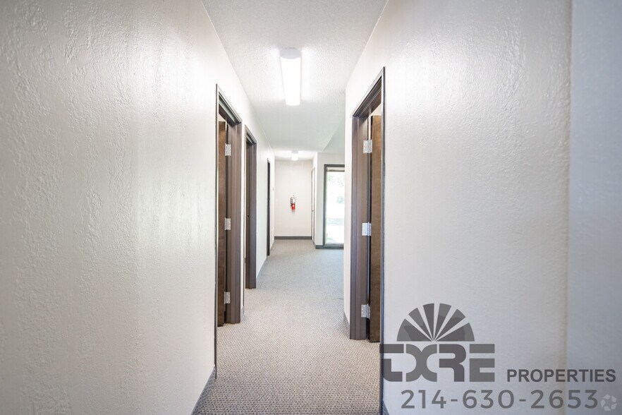 More Photos Of 1116-1126 W Pioneer Pky, Arlington Unknown For Lease