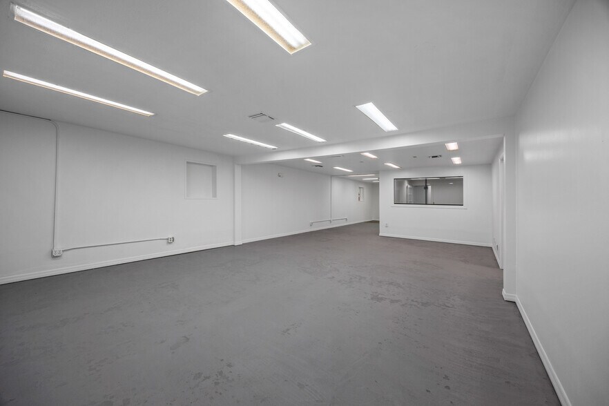 More Photos Of 128 Tomahawk Dr, Indian Harbour Beach Warehouse For Sale