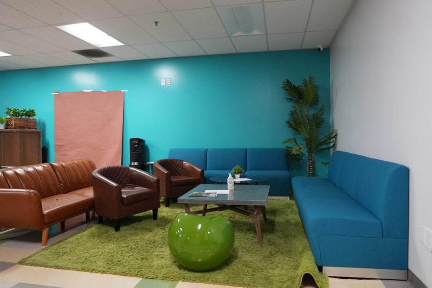 More Photos Of 4112 S Main St, Los Angeles Loft Creative Space For Sale