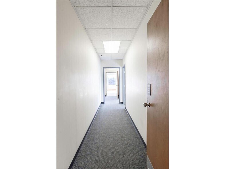 More Photos Of 4388 Shoreline Dr, Spring Park Storefront Retail Office For Sale