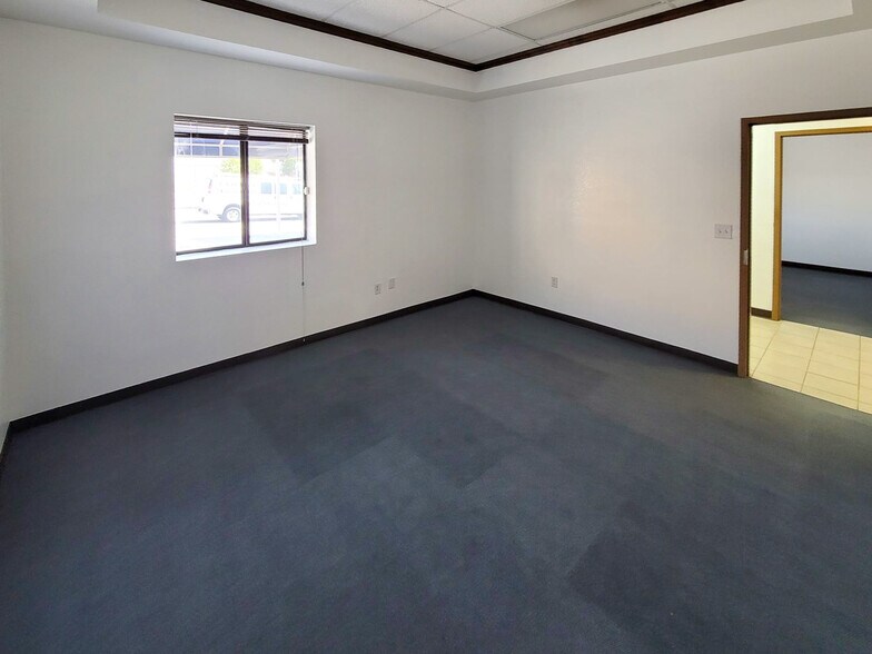 More Photos Of 801 Pendale Rd, El Paso Distribution For Sale