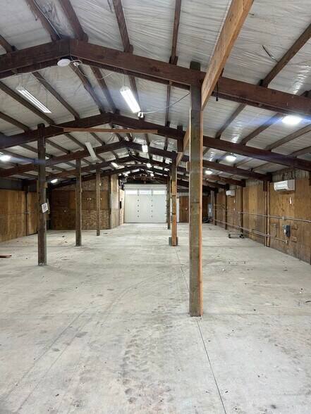 More Photos Of 104 NE 194th St, Ridgefield Warehouse For Lease