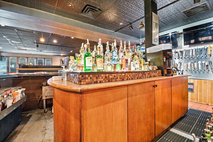 More Photos Of 380 Coal St, Wilkes Barre Freestanding For Lease