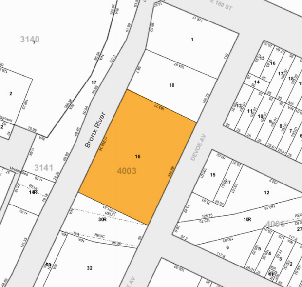 More Photos Of 425 Devoe Ave, Bronx Warehouse For Lease