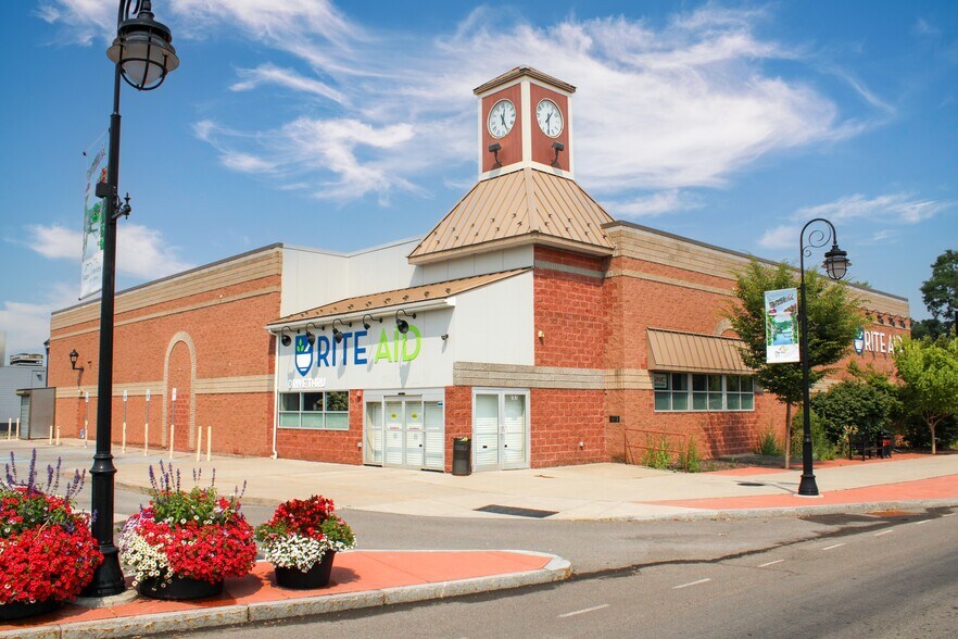 Primary Photo Of 101 S Main St, Newark Drugstore For Sale