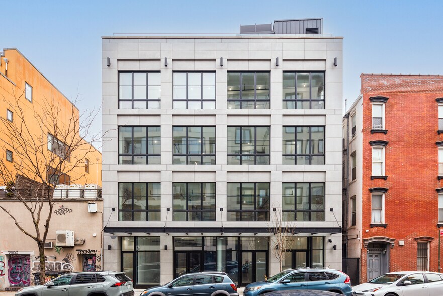 More Photos Of 107 N 1st St, Brooklyn Office For Lease