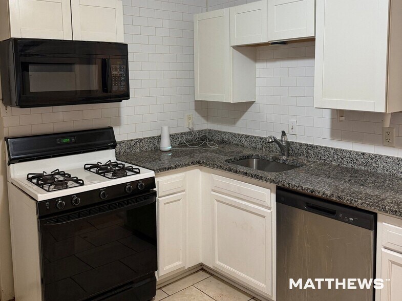 More Photos Of 3300 College St, Atlanta Apartments For Sale