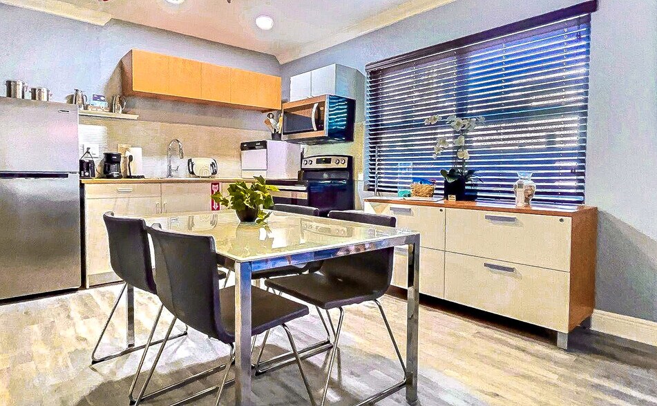 More Photos Of 2625 NE 13th Ct, Fort Lauderdale Apartments For Sale