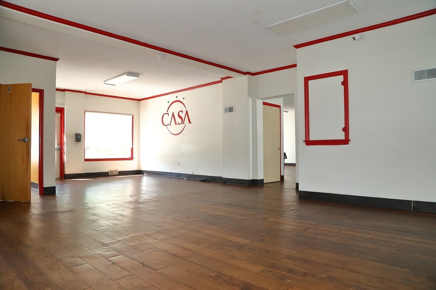 More Photos Of 221 E Princess St, York Office For Sale