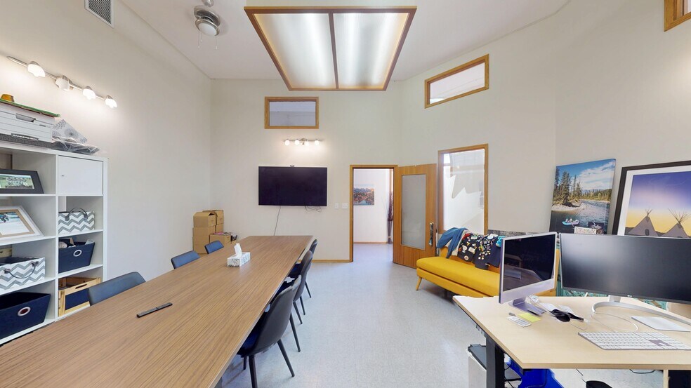 More Photos Of 800 Baker St, Cranbrook Storefront Retail Office For Sale