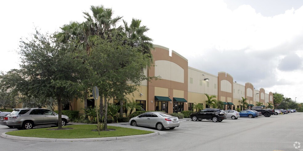 More Photos Of 3700-3718 SW 30th Ave, Fort Lauderdale Warehouse For Sale