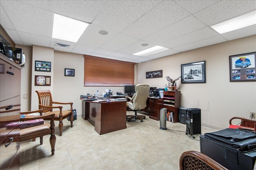 More Photos Of 110 N Cascade St, Kennewick Flex For Sale