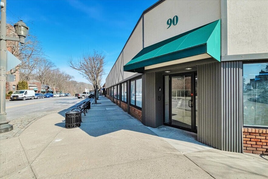 More Photos Of 90 Garth Rd, Scarsdale Unknown For Lease