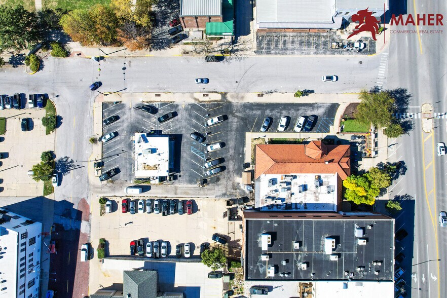 More Photos Of 402 E Broadway, Columbia Restaurant For Sale