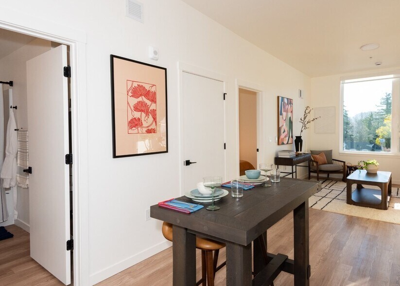 More Photos Of 492 NE 2nd St, Gresham Apartments For Lease