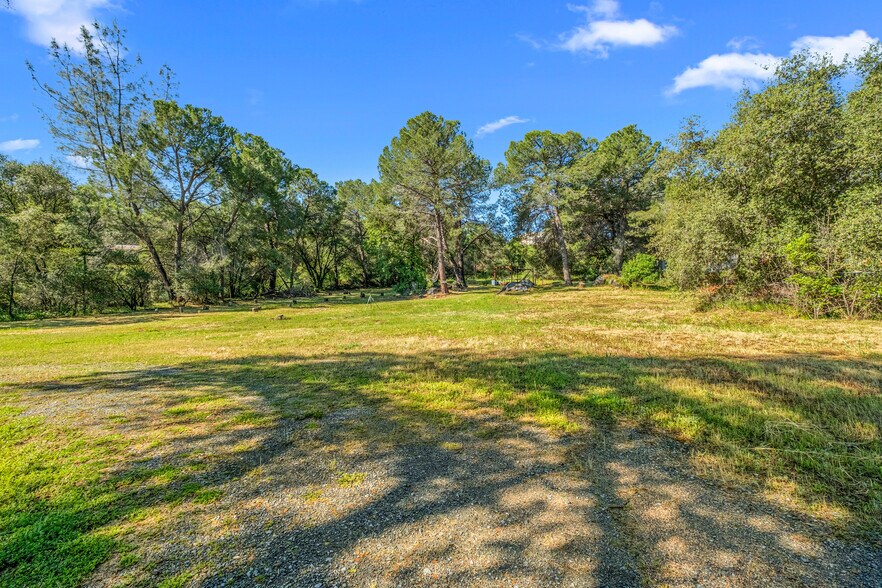 More Photos Of 320 Taylor Rd, Newcastle Specialty For Sale