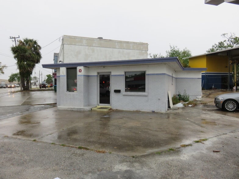 More Photos Of 348 Mason Ave, Daytona Beach Auto Repair For Sale