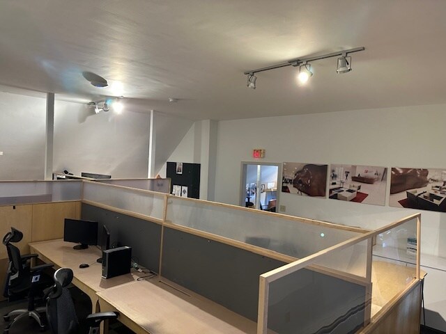 More Photos Of 9 Hale Spring Rd, Plaistow Manufacturing For Lease