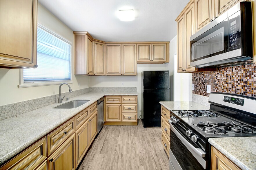 More Photos Of 2003 Lake Ave, Altadena Apartments For Sale
